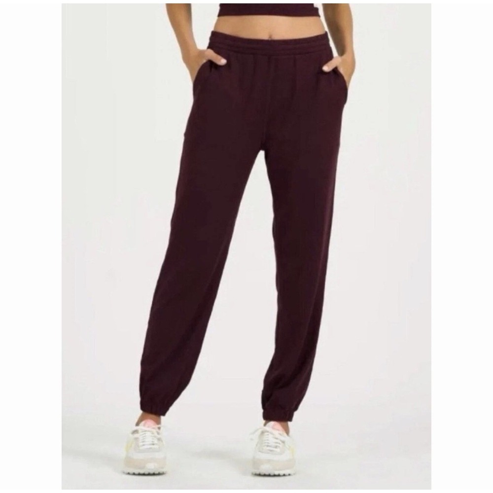 Vuori Boyfriend Performance Jogger Dreamknit Heathered Aubergine